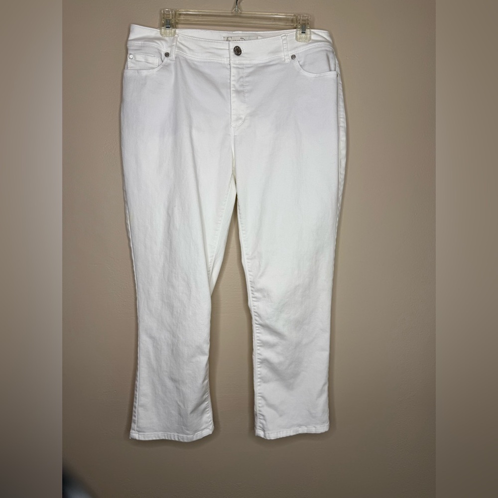 Cato Mid Rise White Cropped Jeans Five Pocket Style Size 12